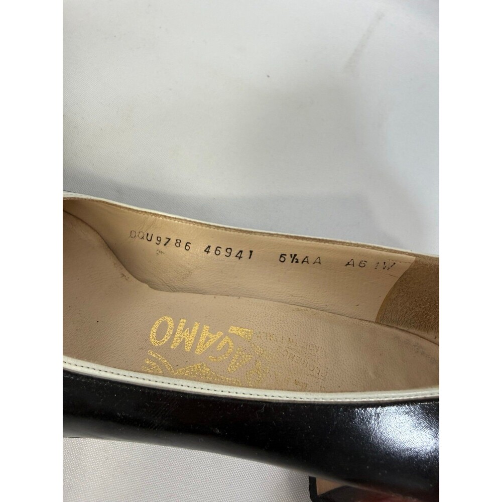 VINTAGE Salvatore Ferragamo black and white women's pumps Size 6.5 No box - Picture 2 of 5